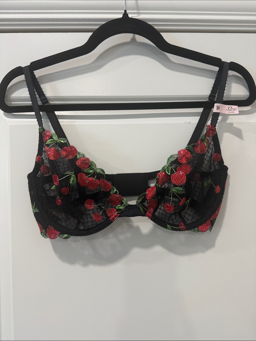 Victoria's Secret Black Bra with Red Cherry Embroidery unlined Size 32DD NWT